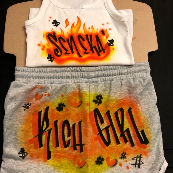 Custom Airbrush Short Set - Picture 2 of 2